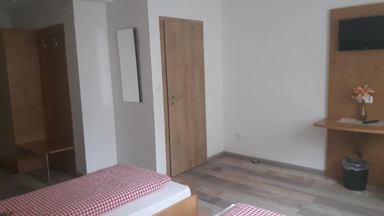 Gaestehaus Engelhard Pension Karbach  외부 사진